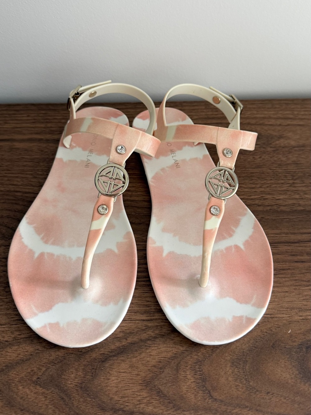 Antonio Melani Pink Tie-Dye T-Strap Sandals Size 7 - Picture 2 of 7